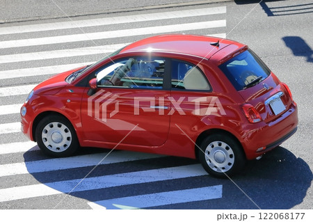赤いイタリア車　イメージ 122068177