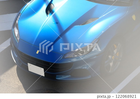 青いスポーツカー　イメージ 122068921