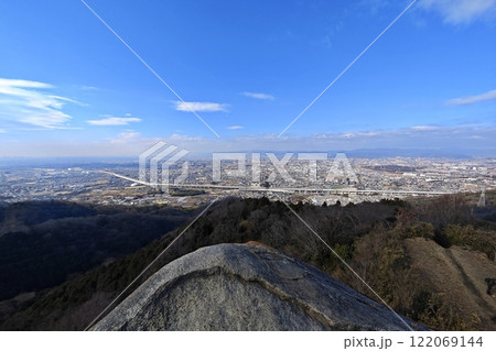 大阪府交野市交野山観音岩の風景 122069144