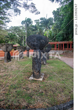 グァム島ハガニアのラッテ・ストーン公園 122069247