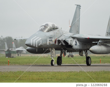 タキシングをするF15DJ タキシングをするF15DJ 122069288