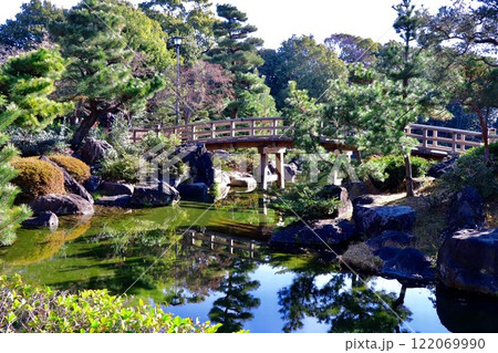 見惚れてしまう日本庭園 122069990