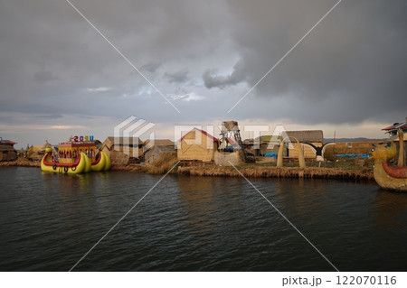 【ペルー】チチカカ湖水上都市 122070116
