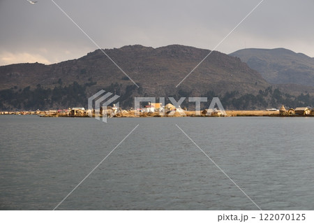 【ペルー】チチカカ湖水上都市 122070125