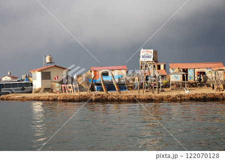 【ペルー】チチカカ湖水上都市 122070128