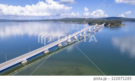 ドローン|和倉温泉と能登島を結ぶ、七尾湾に架かる能登島大橋の空撮|令和6年能登半島地震後 ドローン|和倉温泉と能登島を結ぶ、七尾湾に架かる能登島大橋の空撮|令和6年能登半島地震後 122071285