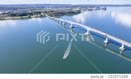 ドローン|和倉温泉と能登島を結ぶ、七尾湾に架かる能登島大橋の空撮|令和6年能登半島地震後 ドローン|和倉温泉と能登島を結ぶ、七尾湾に架かる能登島大橋の空撮|令和6年能登半島地震後 122071289
