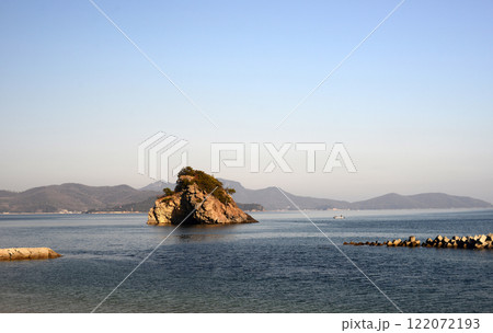 小豆島三都半島花寿波島を眺める-2 122072193