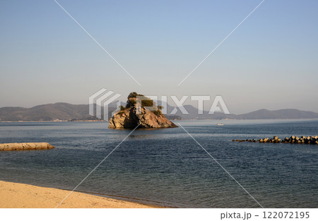 小豆島三都半島花寿波島を眺める-1 122072195