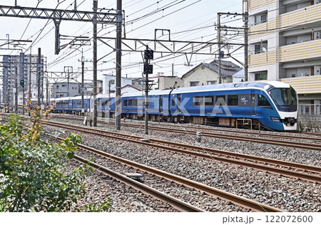 鉄道　JR東日本・ Saphir ODORIKO「サフィール踊り子」 E261系 回送 122072600