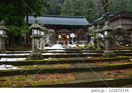 福井県越前市に隣接して鎮座する岡太神社・大瀧神社 122073534
