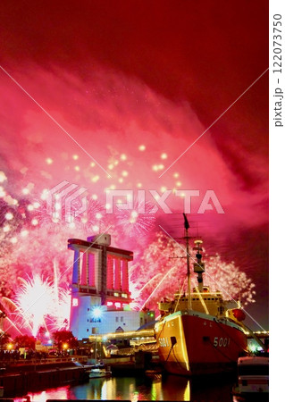 名古屋港の冬花火 122073750