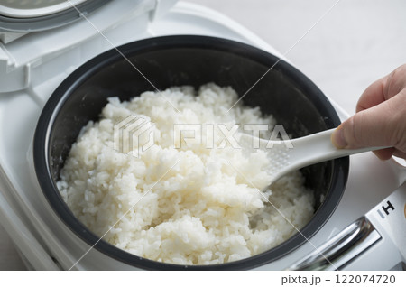 炊き立てご飯　炊飯器 122074720