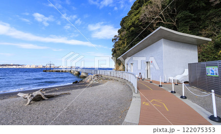 東京湾の元要塞の猿島の冬 122075353