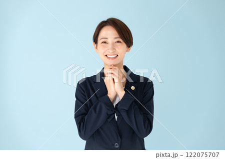 女性　弁護士　お任せ 122075707
