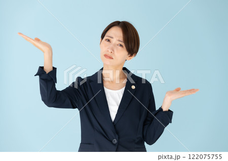 女性 弁護士 天秤 女性 弁護士 天秤 122075755