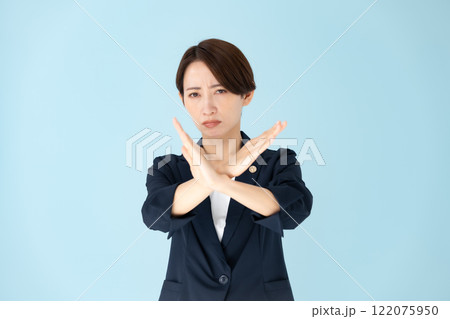 女性　弁護士　バツ 122075950