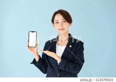 女性 弁護士 スマホ 女性 弁護士 スマホ 122076028