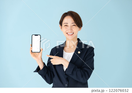 女性 弁護士 スマホ 女性 弁護士 スマホ 122076032