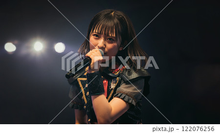 日本の女性アイドルのライブ 122076256