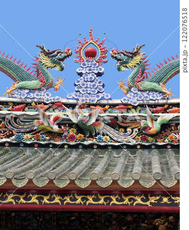 Dragons on a temple roof Dragons on a temple roof 122076518