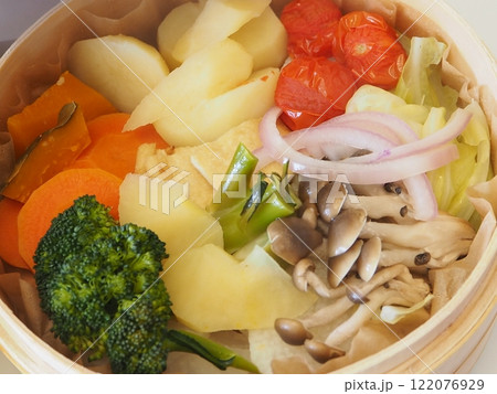野菜のせいろ蒸し、妻の手作り家庭料理、家庭で楽しむ夕ご飯、幸せ家族 122076929