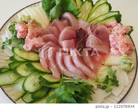 手巻き寿司アソート、妻の手作り家庭料理、家庭で楽しむ夕ご飯、幸せ家族 122076934