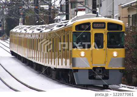 ［SS］冬の西武新宿線2000系電車（各停-8両編成） 122077061