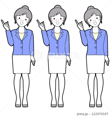 指を立てて案内する女性 122079107