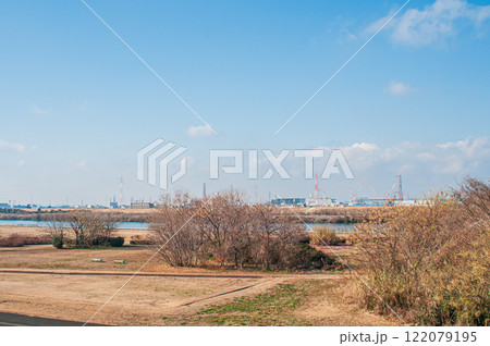冬の淀川河川公園出口地区　大阪府枚方市 122079195