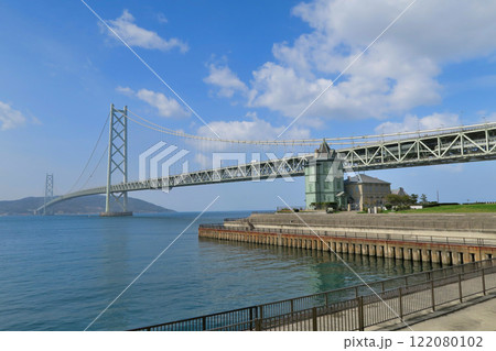 関西・神戸・舞子公園から眺める明石海峡大橋と孫文記念館(移情閣)・兵庫県神戸市(2) 関西・神戸・舞子公園から眺める明石海峡大橋と孫文記念館(移情閣)・兵庫県神戸市(2) 122080102