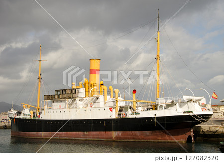 Ship in the port of Santa Cruz de Tenerife. 122082320