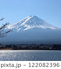 河口湖より望む富士山 122082396