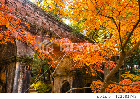 【京都風景】南禅寺　落ち着いた風情のある紅葉 122082745