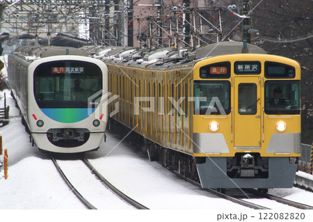 ［SS］冬の西武新宿線2000系・30000系電車（急行-10両編成） 122082820