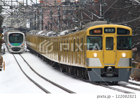 ［SS］冬の西武新宿線2000系・30000系電車（急行-10両編成） 122082821
