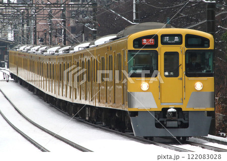 ［SS］冬の西武新宿線2000系電車（急行-10両編成） 122083028