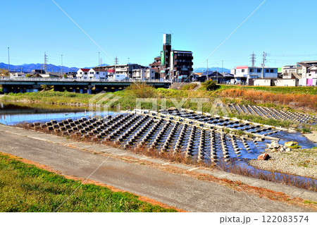 浅川橋/浅川周辺を下流側より望む(東京都八王子市)【2024.11】 浅川橋/浅川周辺を下流側より望む(東京都八王子市)【2024.11】 122083574