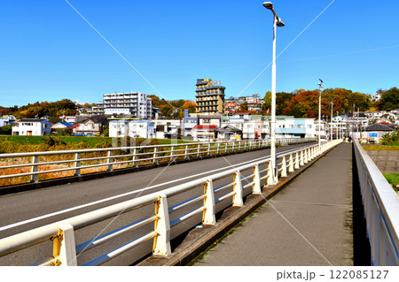 暁橋/浅川よりを暁町方面を望む(東京都八王子市)【2024.11】 暁橋/浅川よりを暁町方面を望む(東京都八王子市)【2024.11】 122085127
