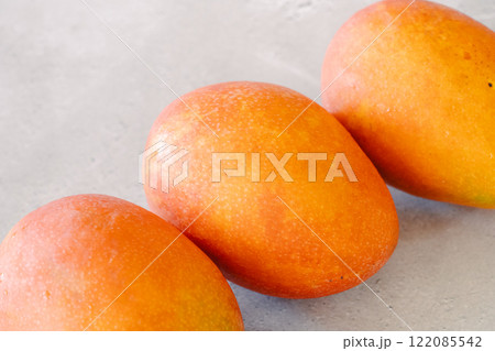 熟したマンゴー 熟したマンゴー 122085542