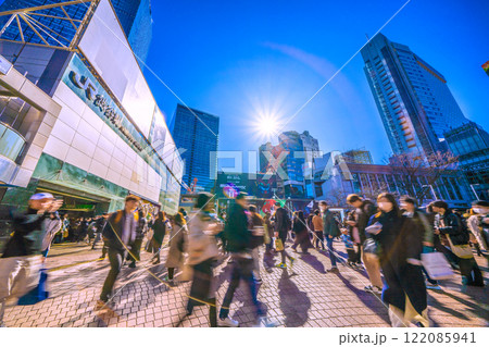 日本の東京都市景観コロ5年公表から…外国人観光客で賑わう渋谷…新時代に希望の光=令和7年1月18日 日本の東京都市景観コロ5年公表から…外国人観光客で賑わう渋谷…新時代に希望の光=令和7年1月18日 122085941