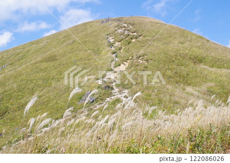深入山中腹から頂上への眺め 122086026