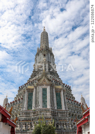Pagoda in Wat Arun temple is temple landmark near Chao Phraya river at Bangkok Thailand Pagoda in Wat Arun temple is temple landmark near Chao Phraya river at Bangkok Thailand 122086874