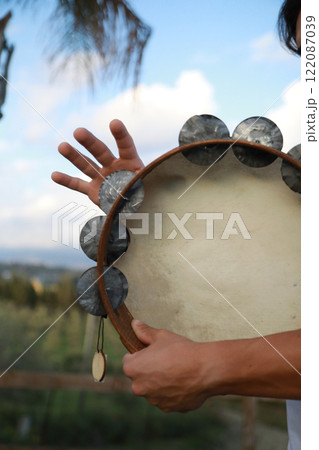 Percussive Sounds Dancing in Rural Meadows 122087039
