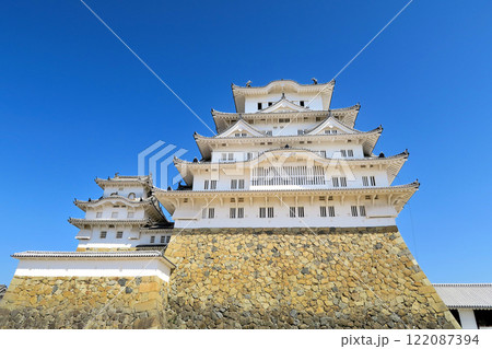 関西・姫路・姫路城・備前丸跡の広場から眺める、白鷺の美しさに例えられる姫路城・兵庫県姫路市(2) 関西・姫路・姫路城・備前丸跡の広場から眺める、白鷺の美しさに例えられる姫路城・兵庫県姫路市(2) 122087394