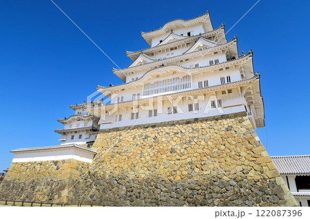 関西・姫路・姫路城・備前丸跡の広場から眺める、白鷺の美しさに例えられる姫路城・兵庫県姫路市(4) 関西・姫路・姫路城・備前丸跡の広場から眺める、白鷺の美しさに例えられる姫路城・兵庫県姫路市(4) 122087396