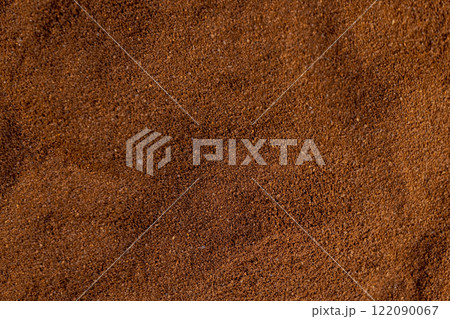a large amount of ground coffee powder 122090067