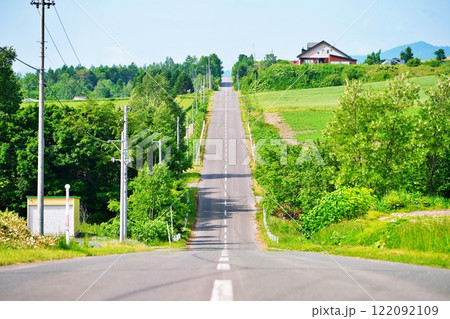 北海道上富良野の名所 ジェットコースターの路 北海道上富良野の名所 ジェットコースターの路 122092109