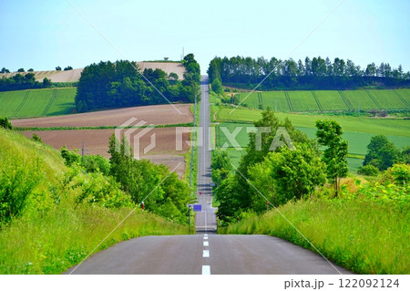 北海道上富良野の名所 ジェットコースターの路 122092124