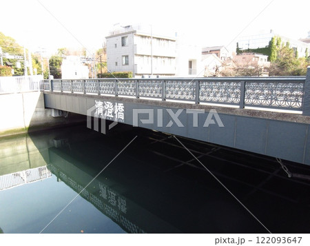 仙台堀川に架かる「清澄橋」 122093647